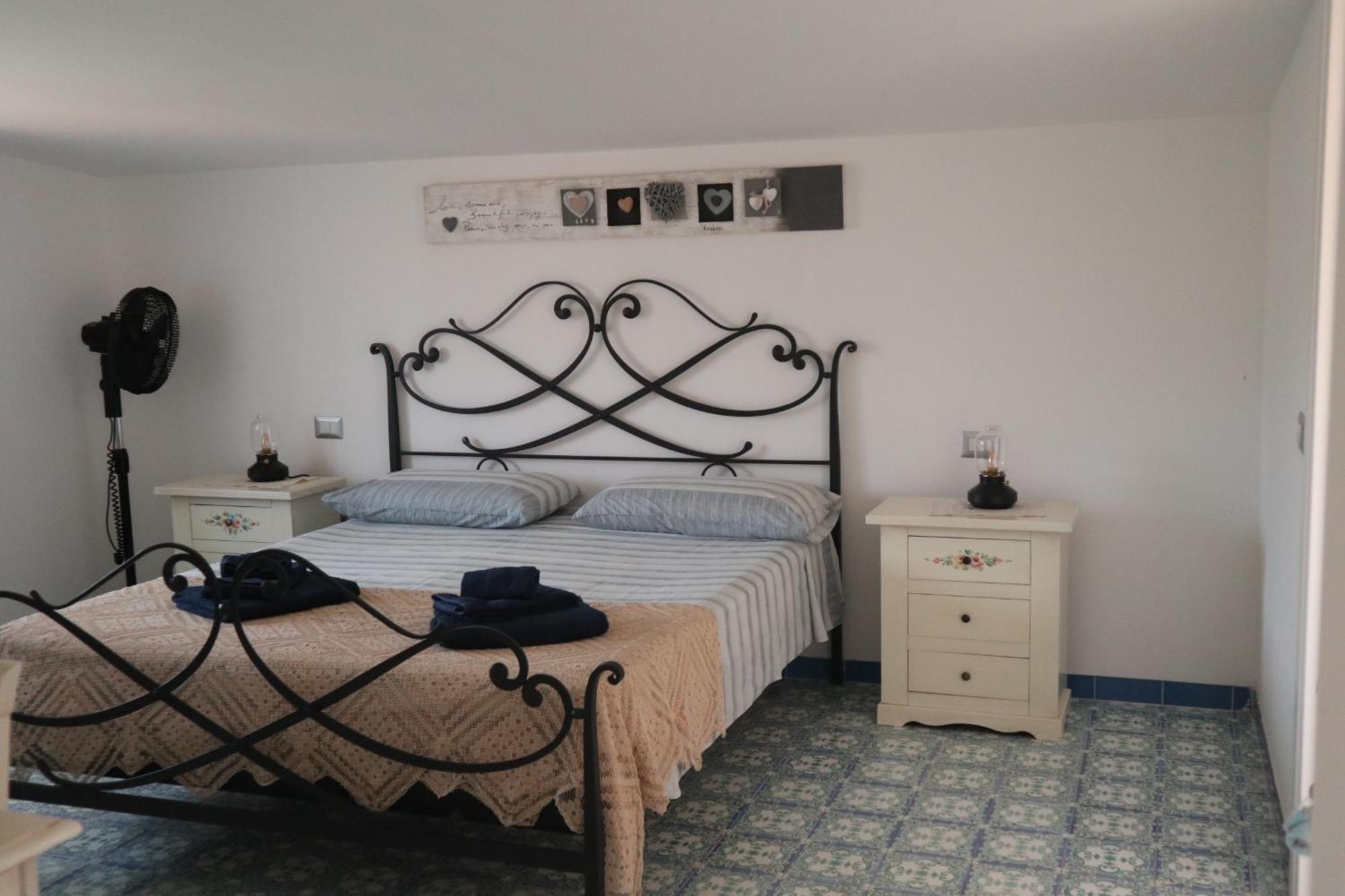 B&B La Marinella 帕利努罗 外观 照片