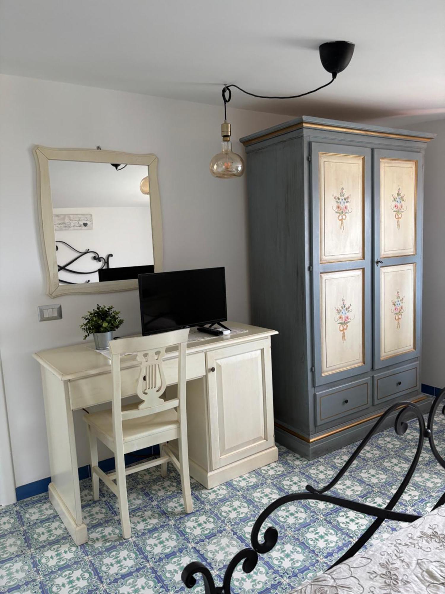 B&B La Marinella 帕利努罗 外观 照片